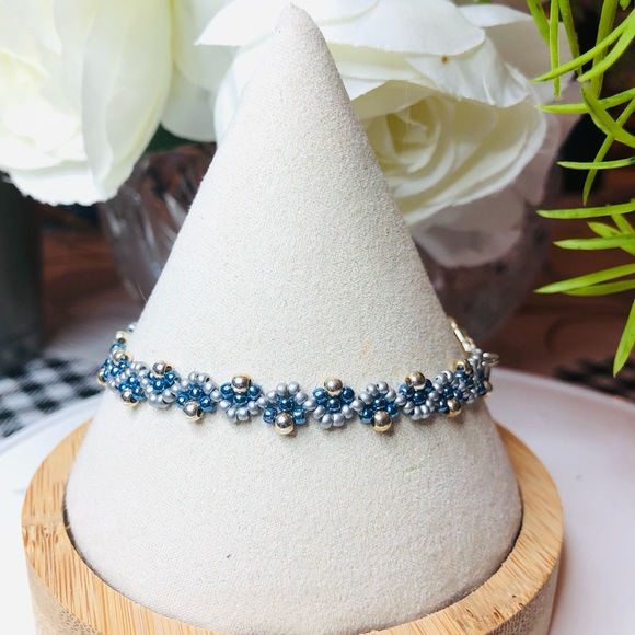 Blue Silver Gray Beaded Bracelet Thin Dainty Braided minimalist Heart NEW - Picture 4 of 6